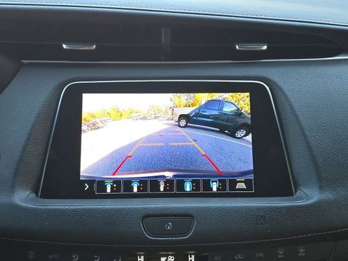 Used 2020 Cadillac XT4 Premium Luxury image 36