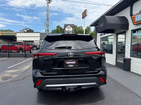 Used 2022 Toyota Highlander Limited AWD/4WD image 5