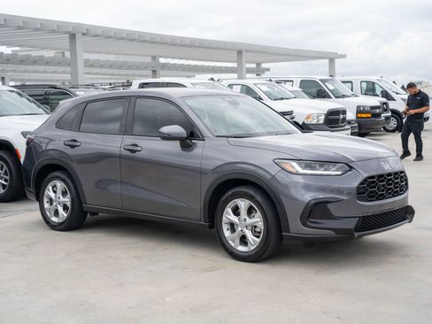 Certified 2024 Honda HR-V LX image 3