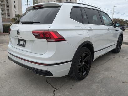 Certified 2023 Volkswagen Tiguan SE R-Line