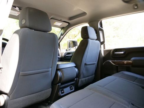 Used 2023 GMC Sierra 2500 SLE image 25