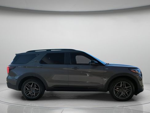 New 2026 Ford Explorer ST-Line w/ ST-Line Street Pack image 35