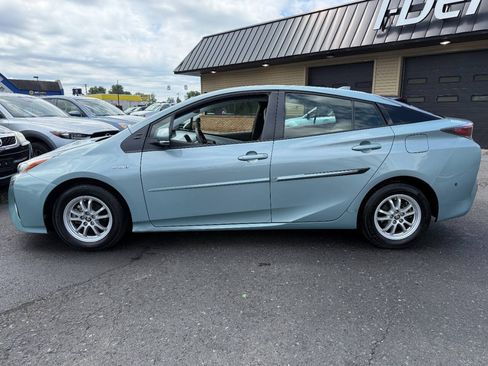 Used 2017 Toyota Prius One FWD image 8