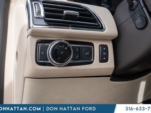 Used 2020 Lincoln Navigator Reserve w/ Luxury Package image 16