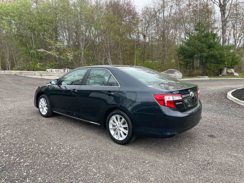 Used 2014 Toyota Camry XLE w/ Leather Package FWD image 8