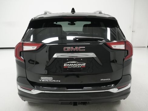 Used 2023 GMC Terrain SLT w/ Infotainment Package II AWD/4WD image 5