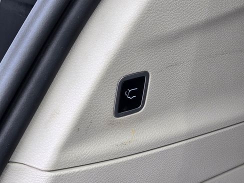 Used 2024 Chrysler Pacifica Touring-L FWD image 14