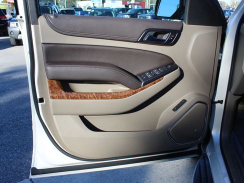 Used 2015 Chevrolet Suburban LTZ image 11