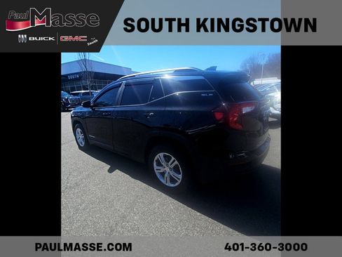 Used 2024 GMC Terrain SLE w/ Driver Convenience Package image 5