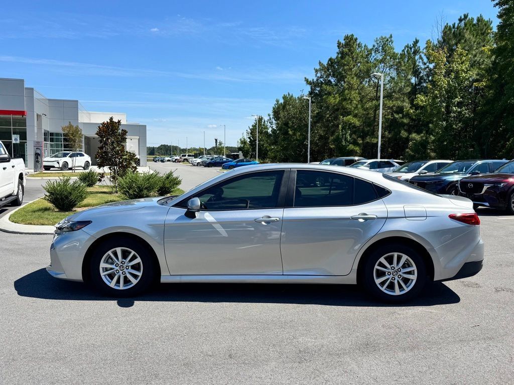 Used 2025 Toyota Camry LE FWD image 3