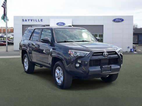 Used 2024 Toyota 4Runner SR5 Premium w/ Moonroof Package AWD/4WD image 6