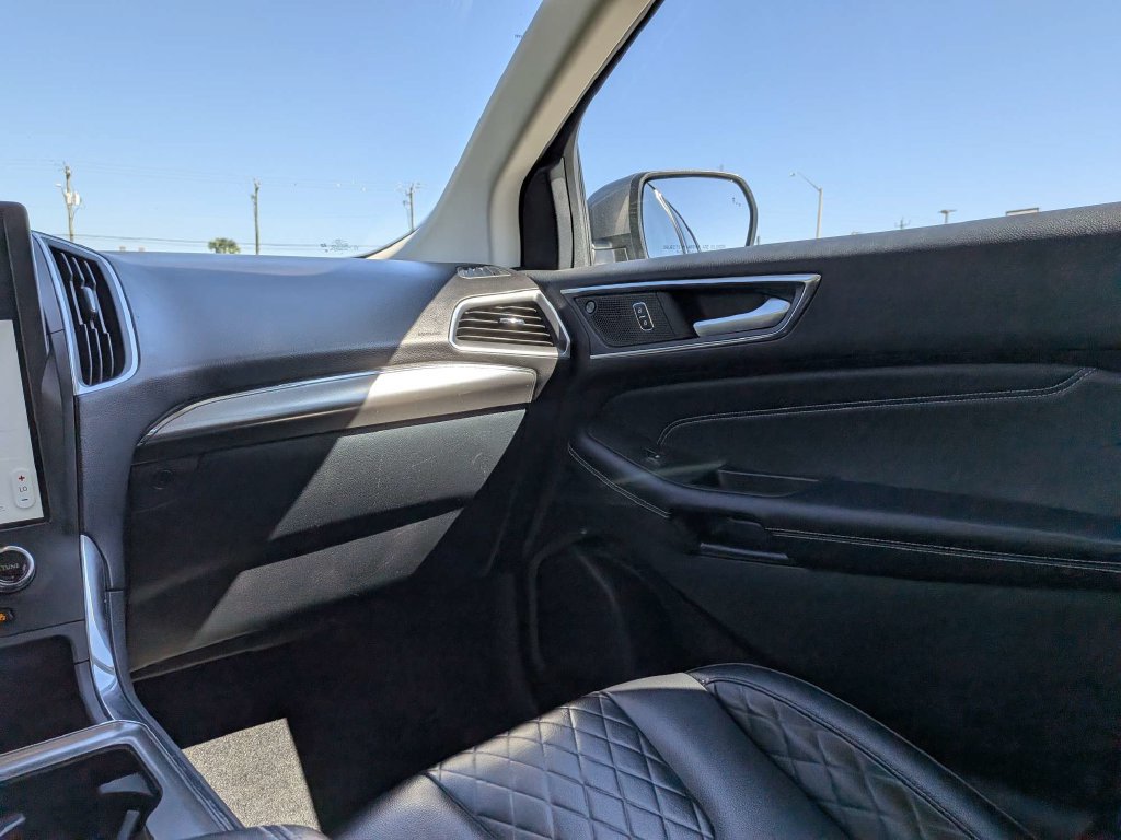 Used 2024 Ford Edge Titanium AWD/4WD image 16
