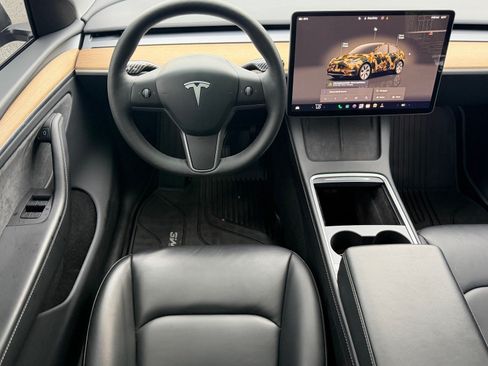 Used 2024 Tesla Model Y Long Range AWD/4WD image 30
