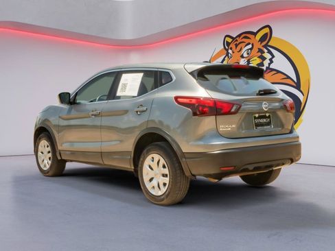 Used 2018 Nissan Rogue Sport S FWD image 7