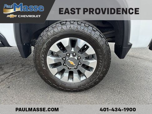 Used 2024 Chevrolet Silverado 2500 Custom w/ Custom Value Package AWD/4WD image 9