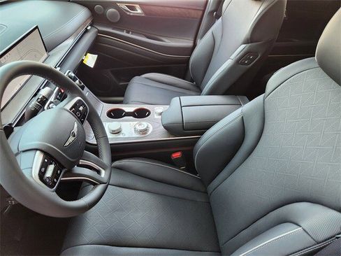 Used 2025 Genesis GV80 2.5T Prestige image 9