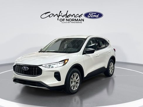 New 2026 Ford Escape Active w/ Cold Weather Package FWD image 3