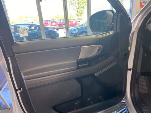 Used 2025 Ford Expedition Max Active AWD/4WD image 11
