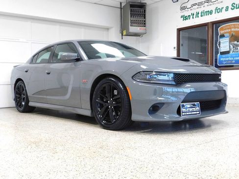 Used 2018 Dodge Charger R/T Scat Pack RWD image 6