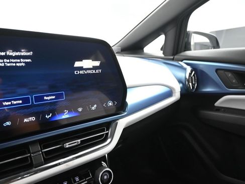 Used 2026 Chevrolet Equinox EV LT image 11