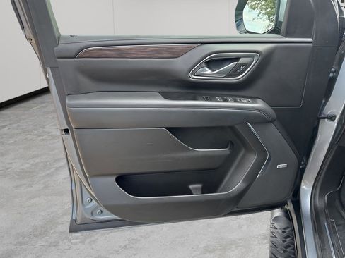 Used 2022 Chevrolet Suburban Z71 image 25