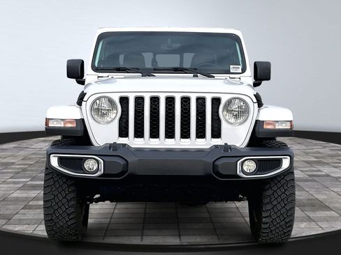 Used 2022 Jeep Gladiator Overland w/ Popular Equipment Package image 3