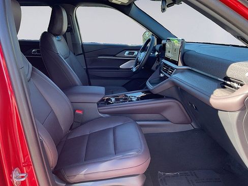 New 2026 Ford Explorer Platinum image 11