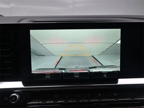 New 2026 GMC Sierra 2500 SLE w/ SLE Value Package; image 15