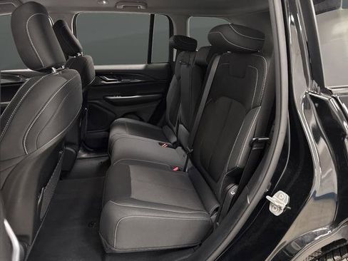 Used 2023 Jeep Grand Cherokee Laredo w/ Luxury Tech Group I image 27