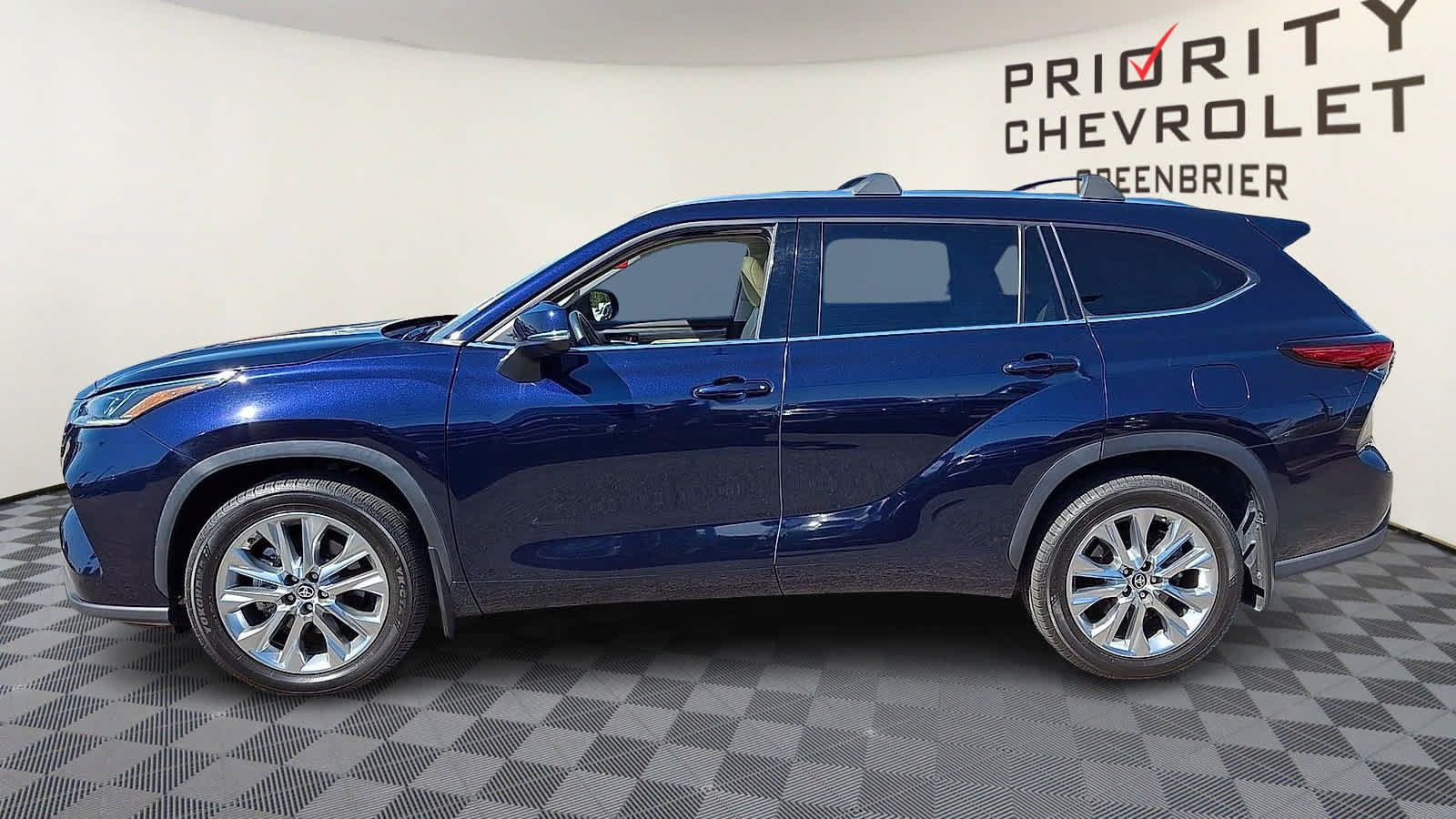 Used 2022 Toyota Highlander Limited AWD/4WD image 5