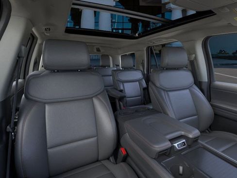 New 2026 Ford Expedition Active image 10