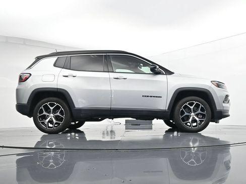Used 2024 Jeep Compass Limited AWD/4WD image 39
