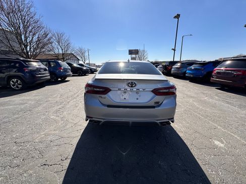 Used 2022 Toyota Camry XSE image 4