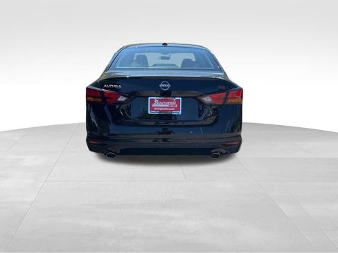 New 2026 Nissan Altima 2.5 SR FWD image 3