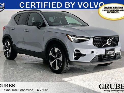 Used 2024 Volvo XC40 B5 Core image 1