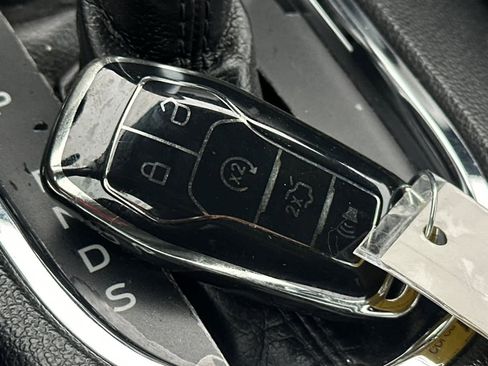 Used 2015 Ford Mustang Premium image 23