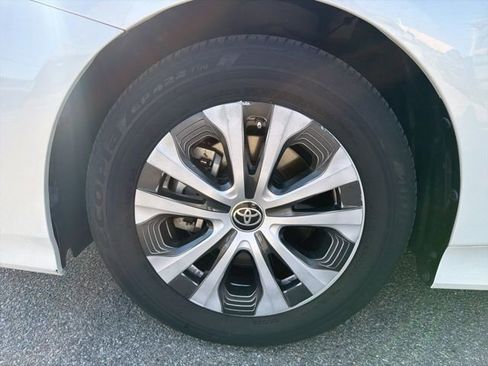 Used 2021 Toyota Prius Prime XLE image 20