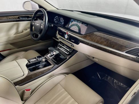 Used 2019 Genesis G90 3.3T Premium RWD image 29