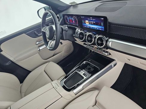 Used 2026 Mercedes-Benz GLB 250 image 12
