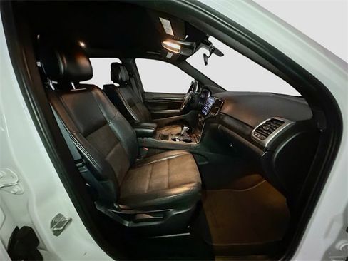 Used 2021 Jeep Grand Cherokee Laredo X image 22