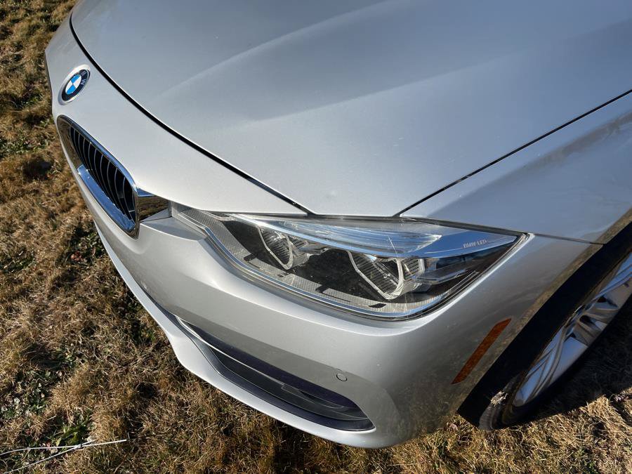 Used 2017 BMW 330e w/ Technology Package RWD image 23