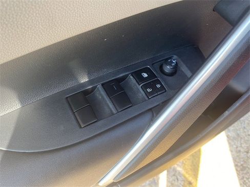 Used 2023 Toyota Corolla Cross LE image 20