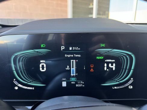 Used 2024 Kia Niro EX image 19