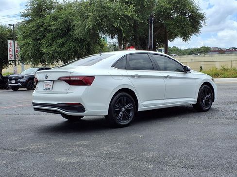 Used 2024 Volkswagen Jetta SE w/ Panoramic Sunroof Package FWD image 6