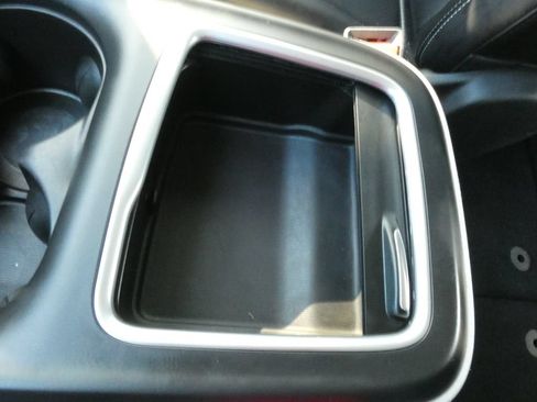 Used 2023 Chrysler Pacifica Touring-L FWD image 32
