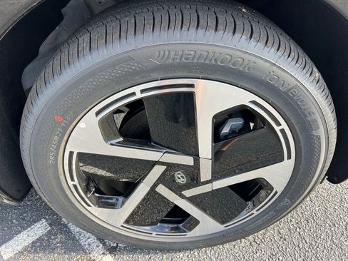 New 2026 Hyundai Ioniq 9 Limited image 12