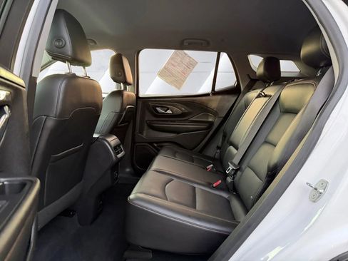 Used 2021 GMC Terrain SLT image 11