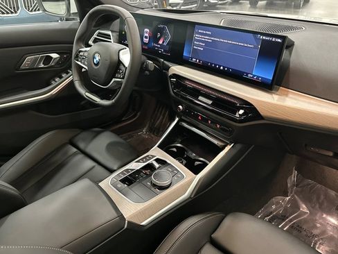Used 2025 BMW 330i xDrive Sedan w/ Premium Package AWD/4WD image 17