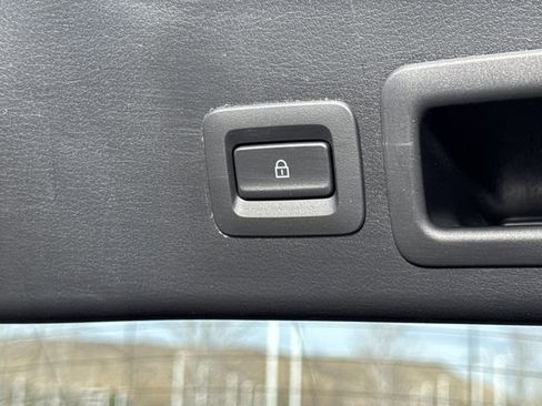 Used 2022 MAZDA MAZDA3 s image 20