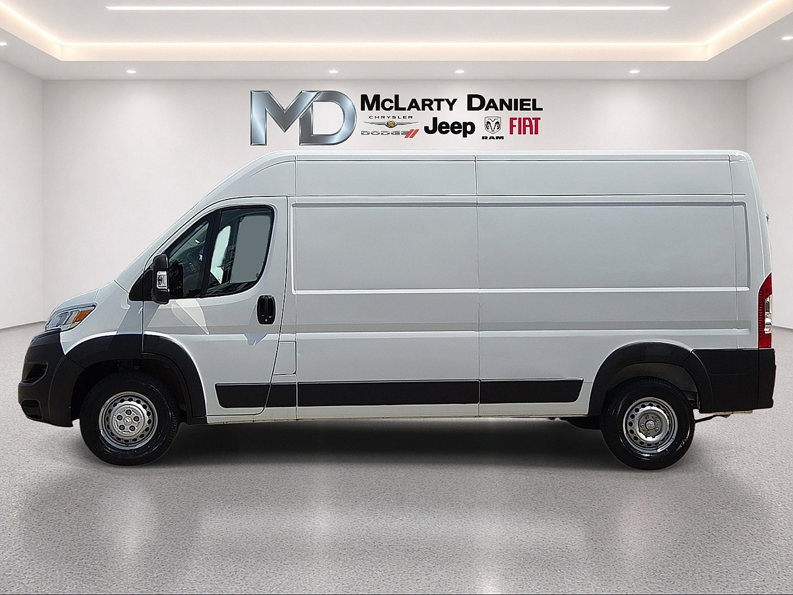 Used 2025 RAM ProMaster 2500 w/ Convenience Group FWD image 3